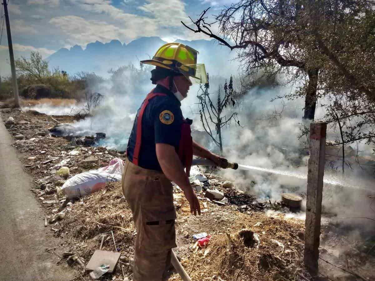 Bomberos de Nuevo León pide a población reducir consumo de agua