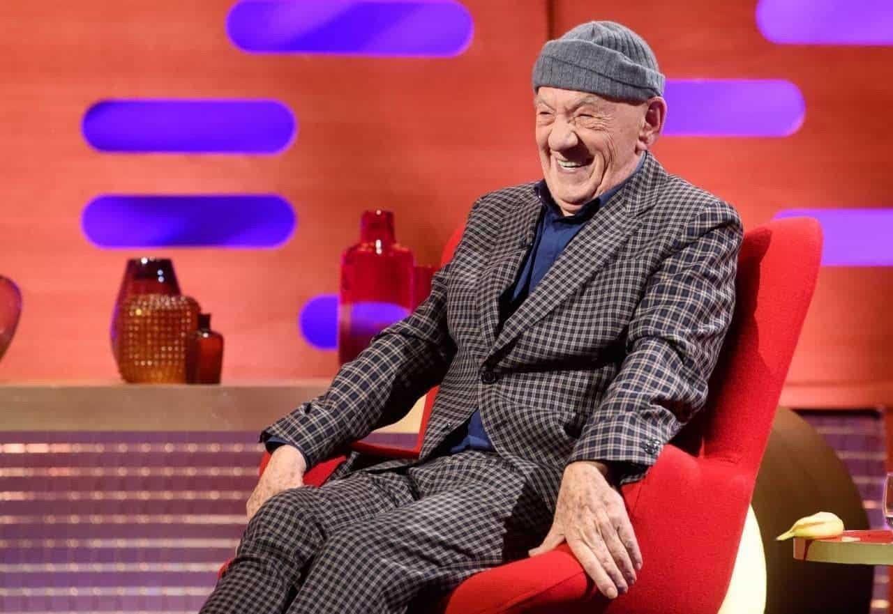 Está Ian McKellen a favor de que actores heterosexuales hagan papeles gay