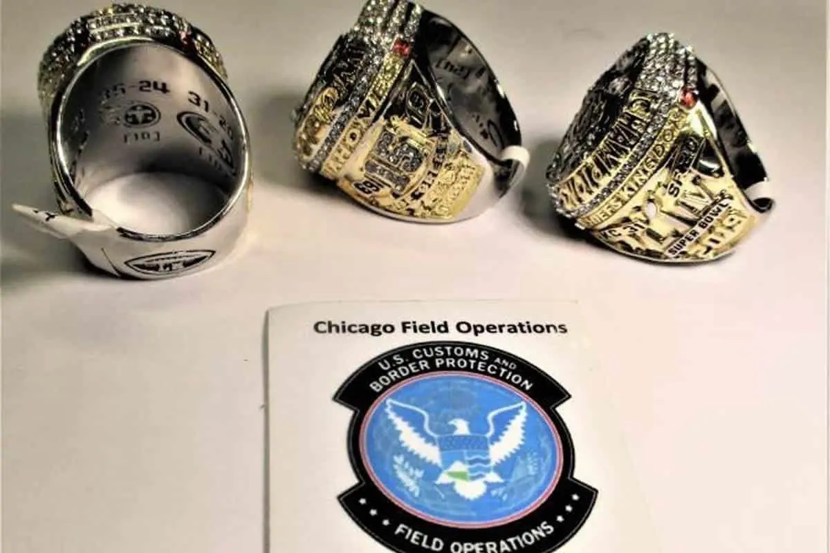 Incautan anillos falsificados de campeonato del Super Bowl y de la NBA