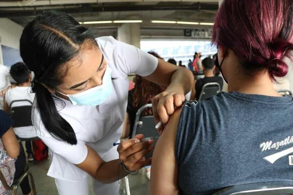 Vacuna Guadalupe a 56 mil personas contra COVID-19