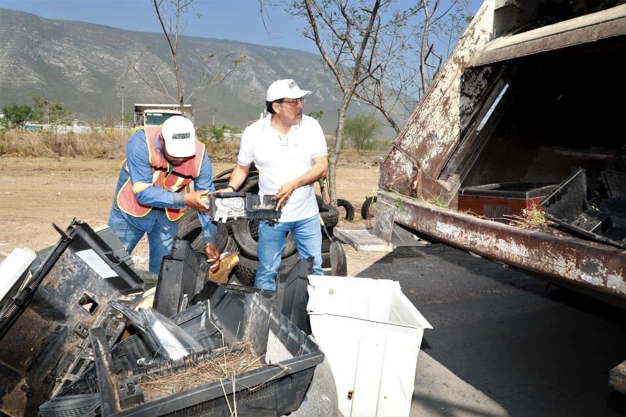 Arma Escobedo operativo de limpia de baldíos y retiro de cacharros