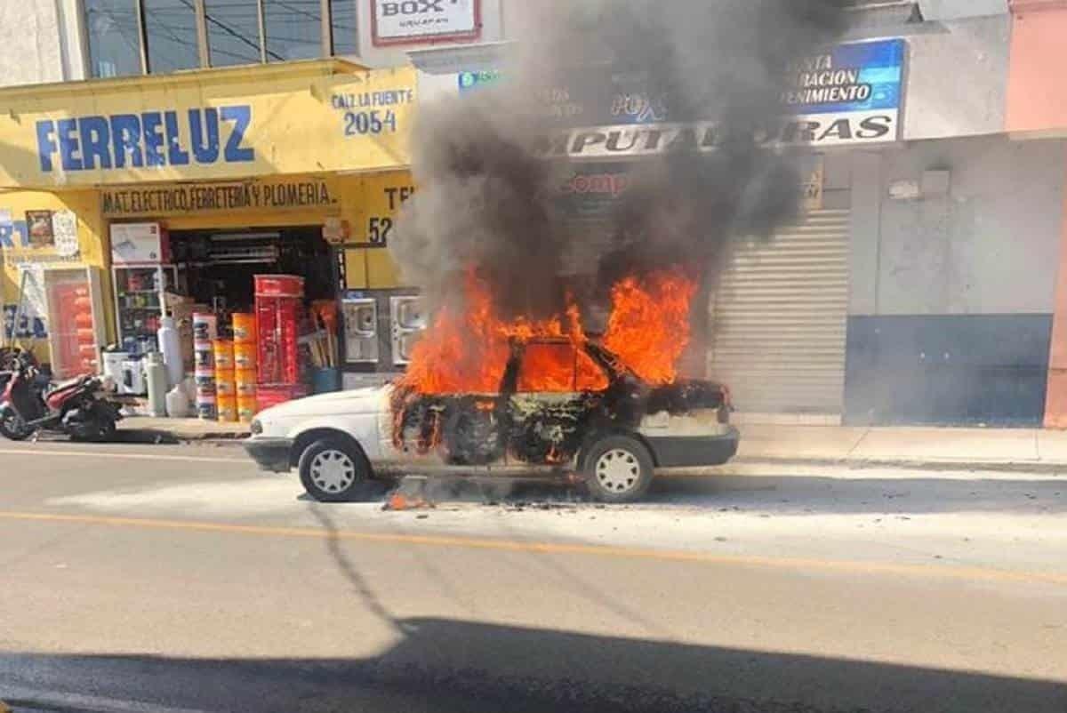 Incendian vehículos por operativo de fuerzas federales en Michoacán