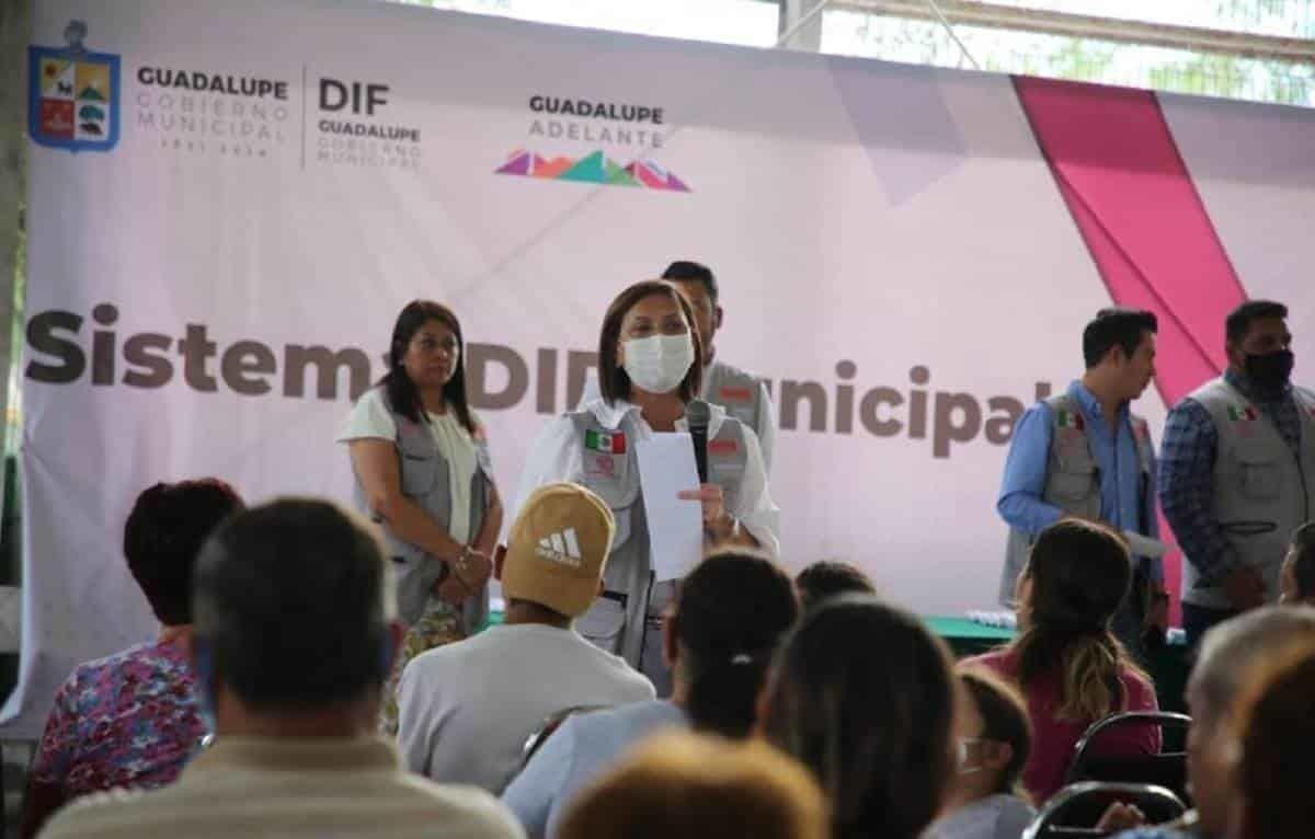 Entregan 200 pares de lentes gratuitos en Guadalupe