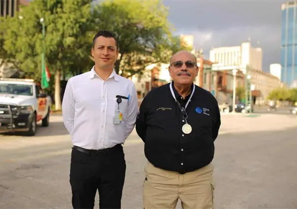 Premian a comandante de Protección Civil de Monterrey con medalla al mérito