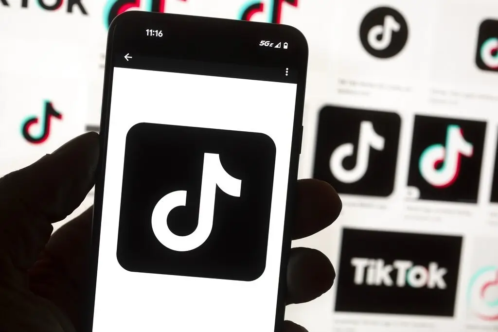 El logotipo de TikTok en un teléfono el 14 de octubre de 2022, en Boston. (AP Foto/Michael Dwyer, Archivo)