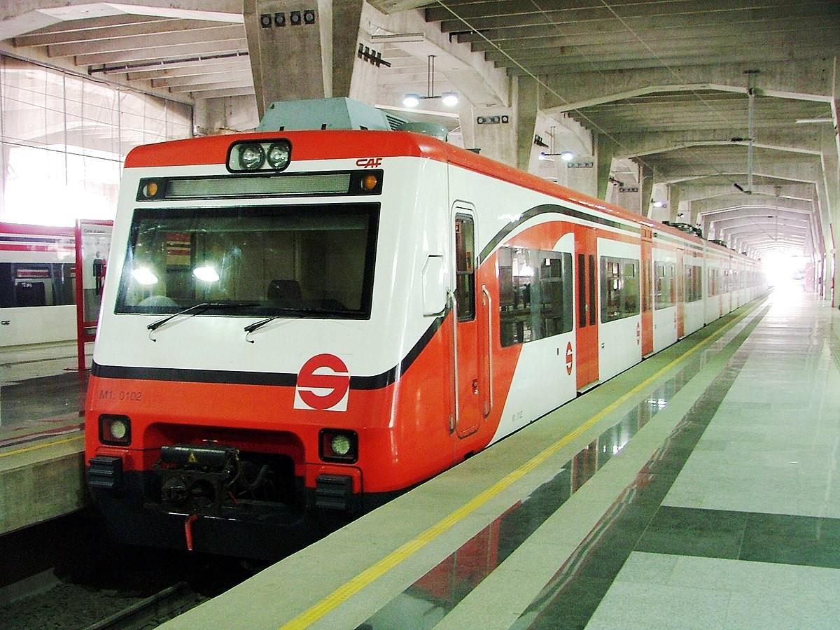 El tren suburbano de la Ciudad de México aumentará sus tarifas para viajes cortos y largos el próximo domingo 29 de enero de 2023. Foto: Wikipedia