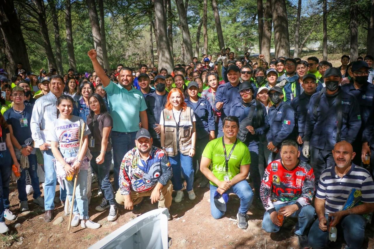 Arman jornada ecológica y retiran 2.1 toneladas de basura del río La Silla