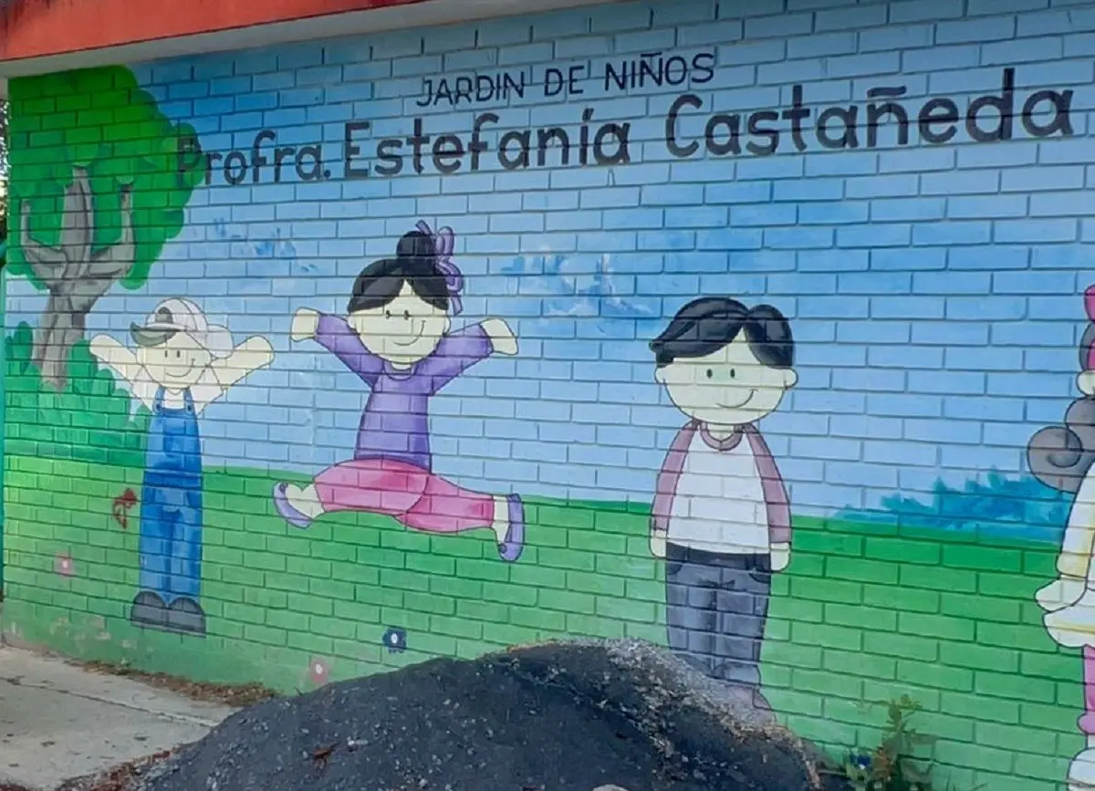 Padres de familia exigen a las autoridades seguridad para el jardín de niños Estefanía Castañeda, ubicado en la colonia Francisco Indeco Naranjo, en Monterrey. Foto: Raymundo Elizalde