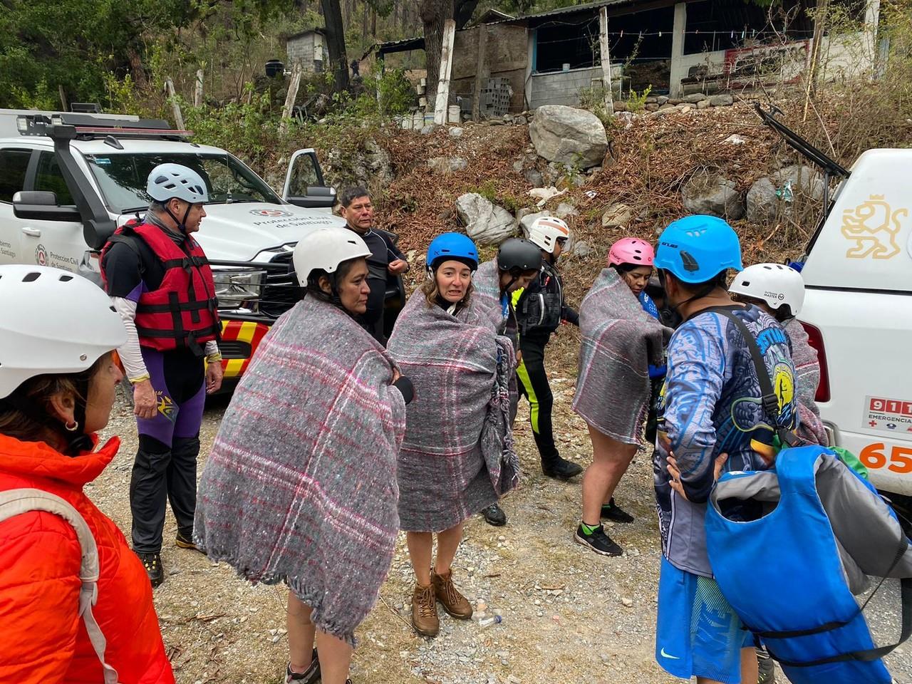 Protección Civil rescata a grupo de 20 senderistas en un recorrido a Matacanes