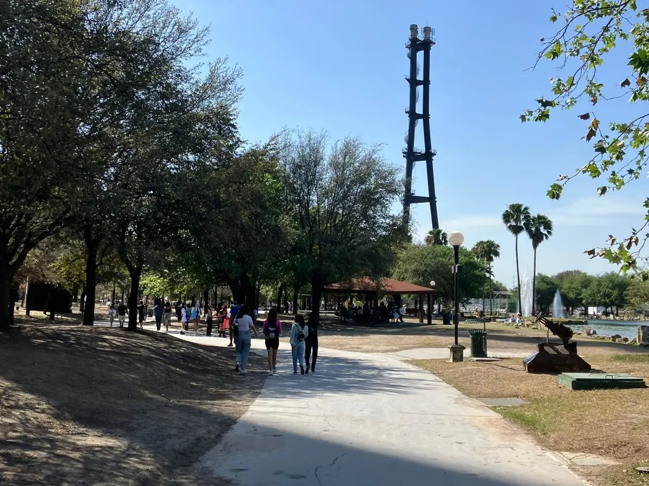 En Semana Santa, el Parque Fundidora es el sitio ideal para disfrutar con la familia. Fotos: Karla Omosigho