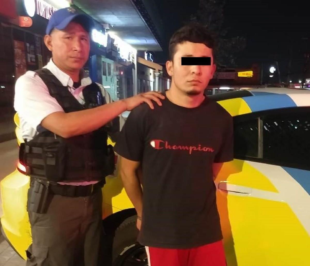 El detenido fue identificado como Miguel Ángel N, de 19 años de edad. Foto: Policía de Monterrey