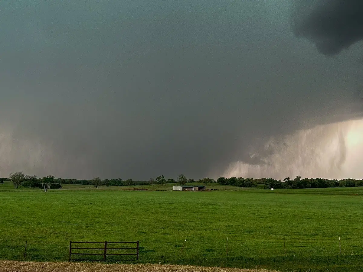 Imagen del tornado captado en Cole, Oklahoma. Foto: Twitter @WxZachary