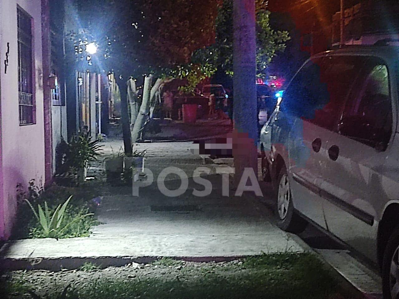 El lugar fue asegurado por policías municipales, mientras agentes ministeriales iniciaban la investigación. Foto: Raymundo Elizalde.