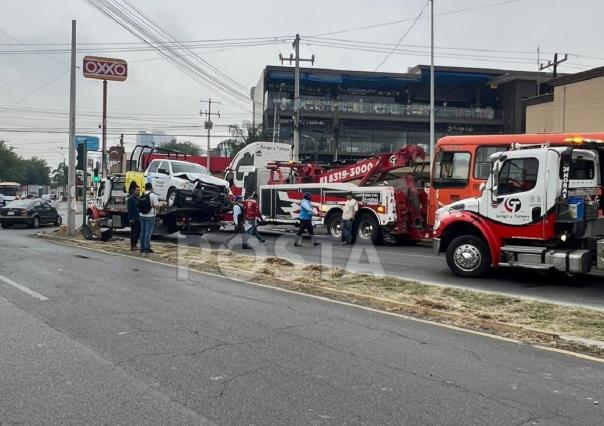 Choque de patrulla de Monterrey deja policía lesionado