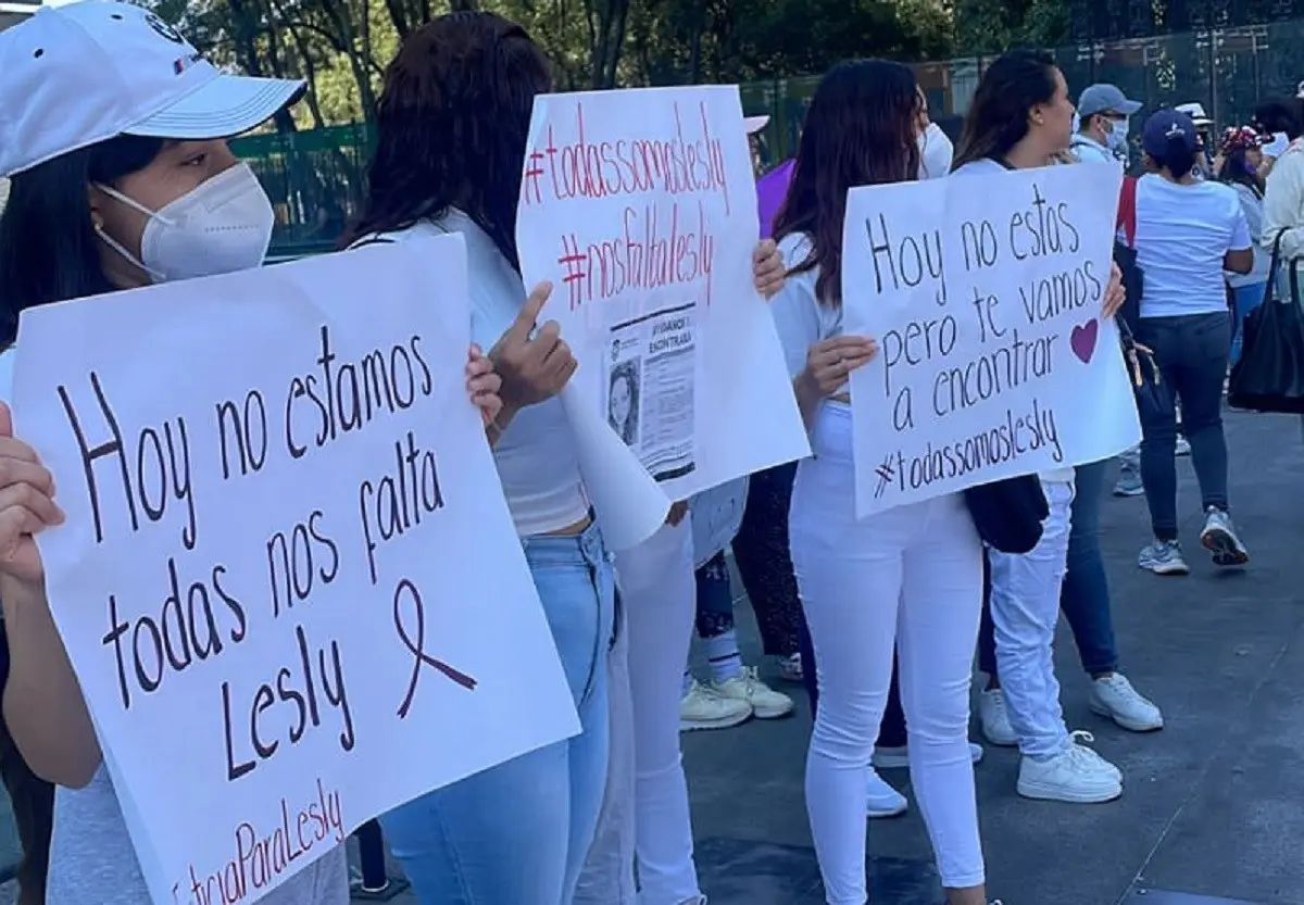 Lesly Martínez Colín desapareció el pasado 30 de abril y sus amigos y familiares realizan una marcha para exigir la ubicación de su cuerpo. Foto: Ramón Ramírez