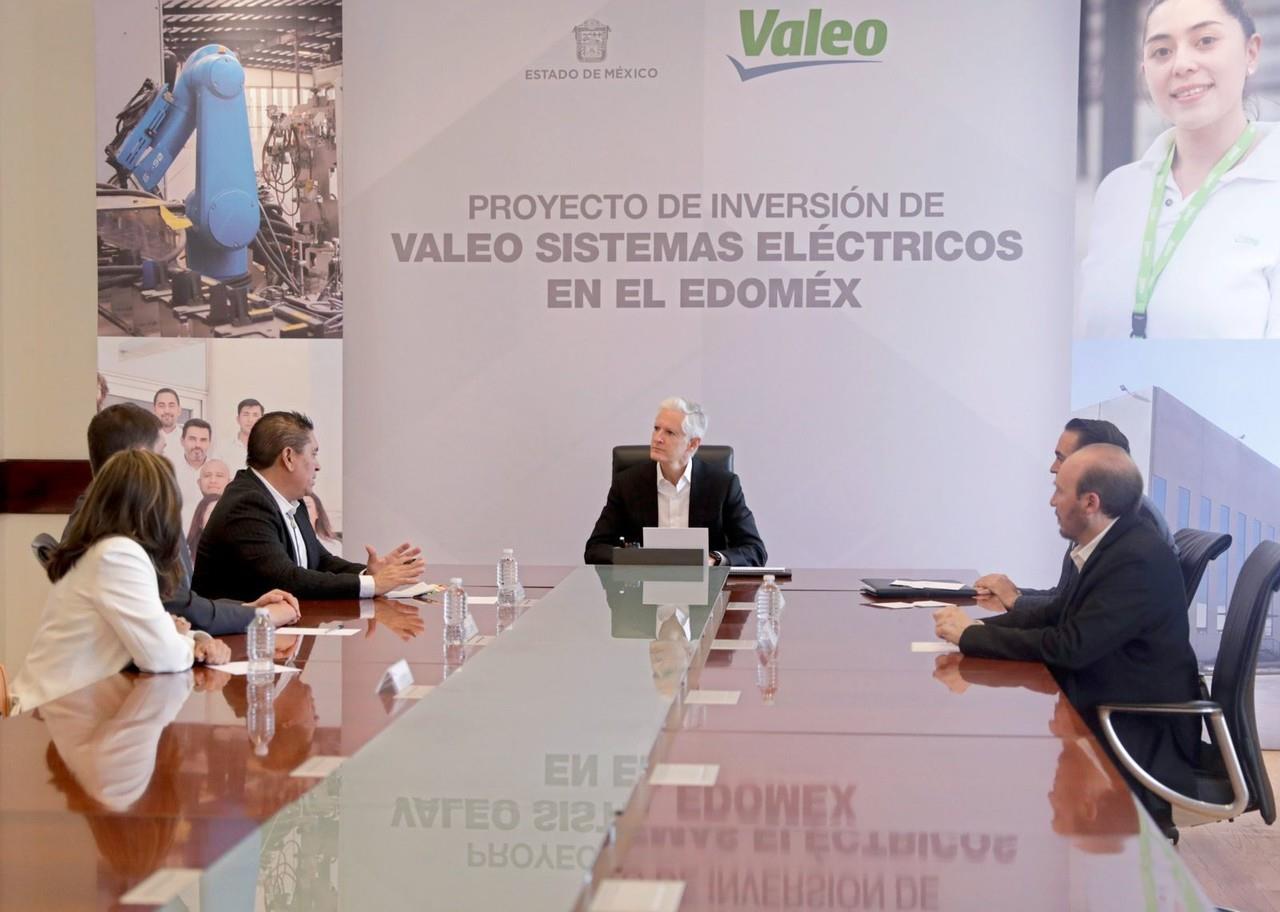 En la reunión se acordó que, la empresa destinará 29 millones de dólares en una nueva planta de producción que estará ubicada en Lerma. Foto: Twitter @alfredodelmazo