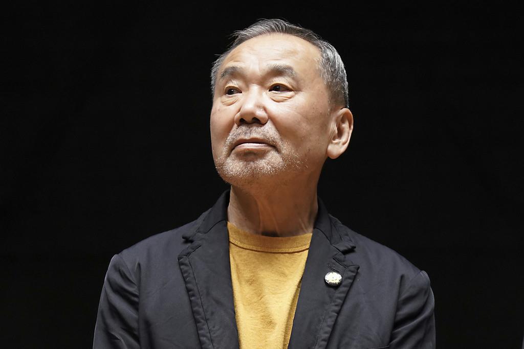 El popular escritor japonés ha ganado el Premio Princesa de Asturias de Literatura 2023, anunció la fundación que otorga los premios el miércoles 24 de mayo de 2023. (AP Foto/Eugene Hoshiko, File)