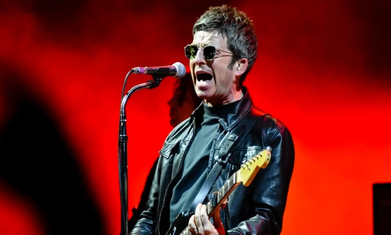 El hoy cumpleañero, Noel Gallagher, tenía el papel de guitarrista, segunda voz y compositor del grupo de rock y logró crear éxitos rotundos. Foto: Rolling Stone.