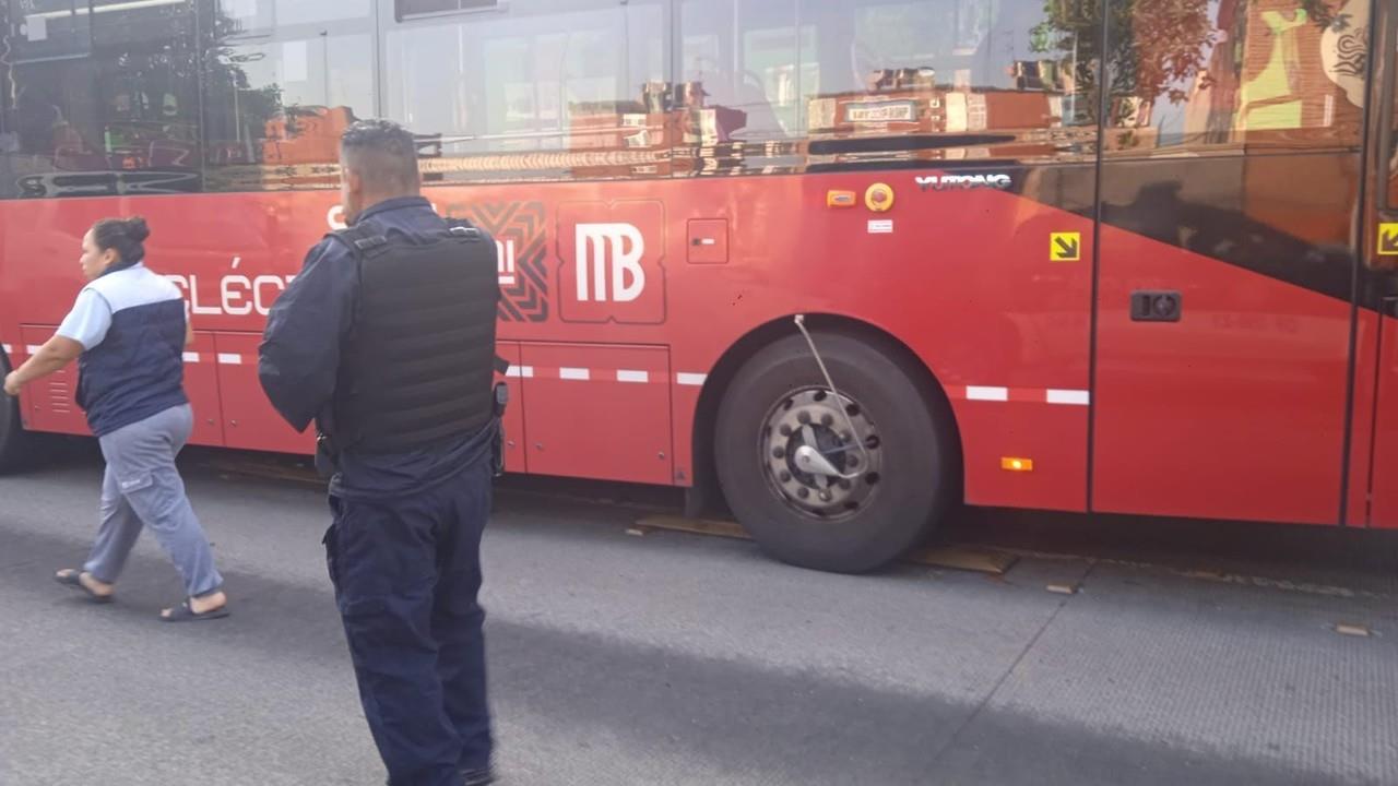 Atropella metrobús de línea 3 a una menor en Tlatelolco