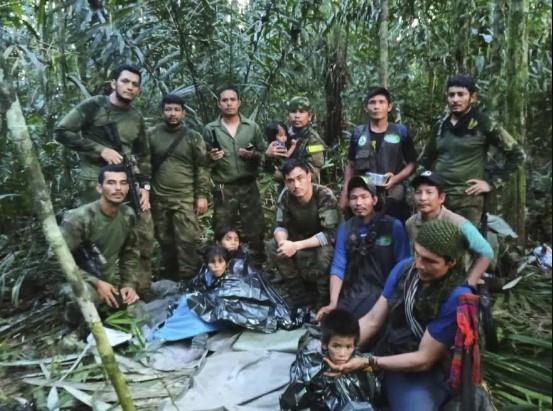 Damaris Mucutuy, tía de los menores, aseguró que “los niños se encuentran bien”. Foto. AP