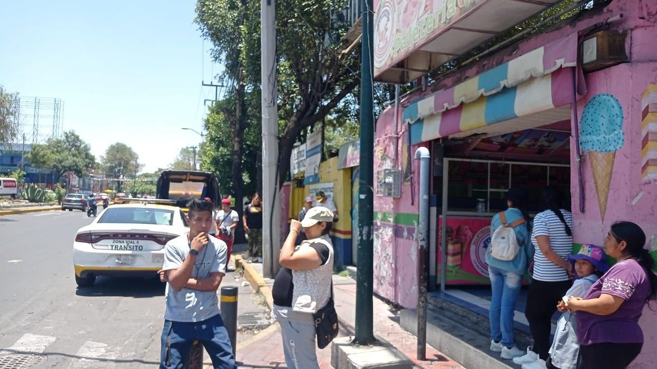 Detienen a conserje de escuela primaria en Ciudad de México por presunto abuso sexual, generando indignación entre los padres de familia. Foto: Iván Macías