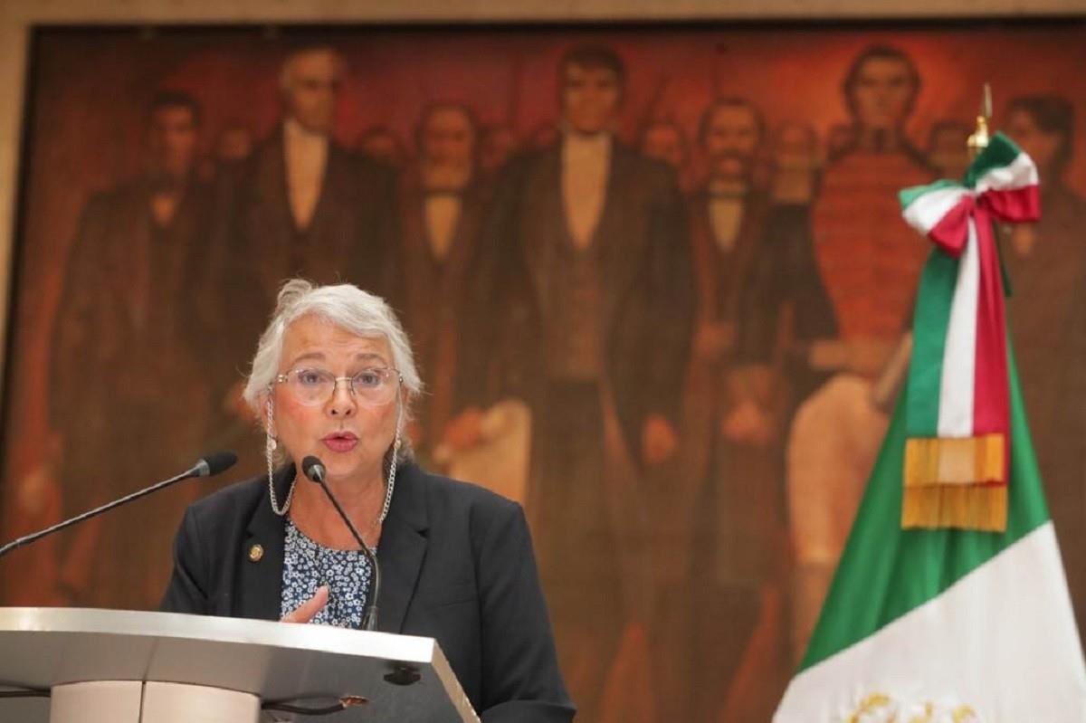 La senadora de MORENA, Olga Sánchez Cordero, pidió hacer una reflexión luego que la Suprema Corte de Justicia de la Nación (SCJN) invalidara el Plan B electoral de AMLO. Foto: Twitter @M_OlgaSCordero