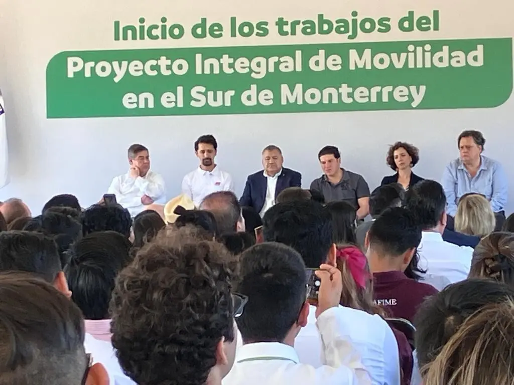 El gobernador del Estado, Samuel García, anunció una inversión de 115 mil millones de pesos en el Proyecto Integral de Movilidad. Foto. Rosy Sandoval