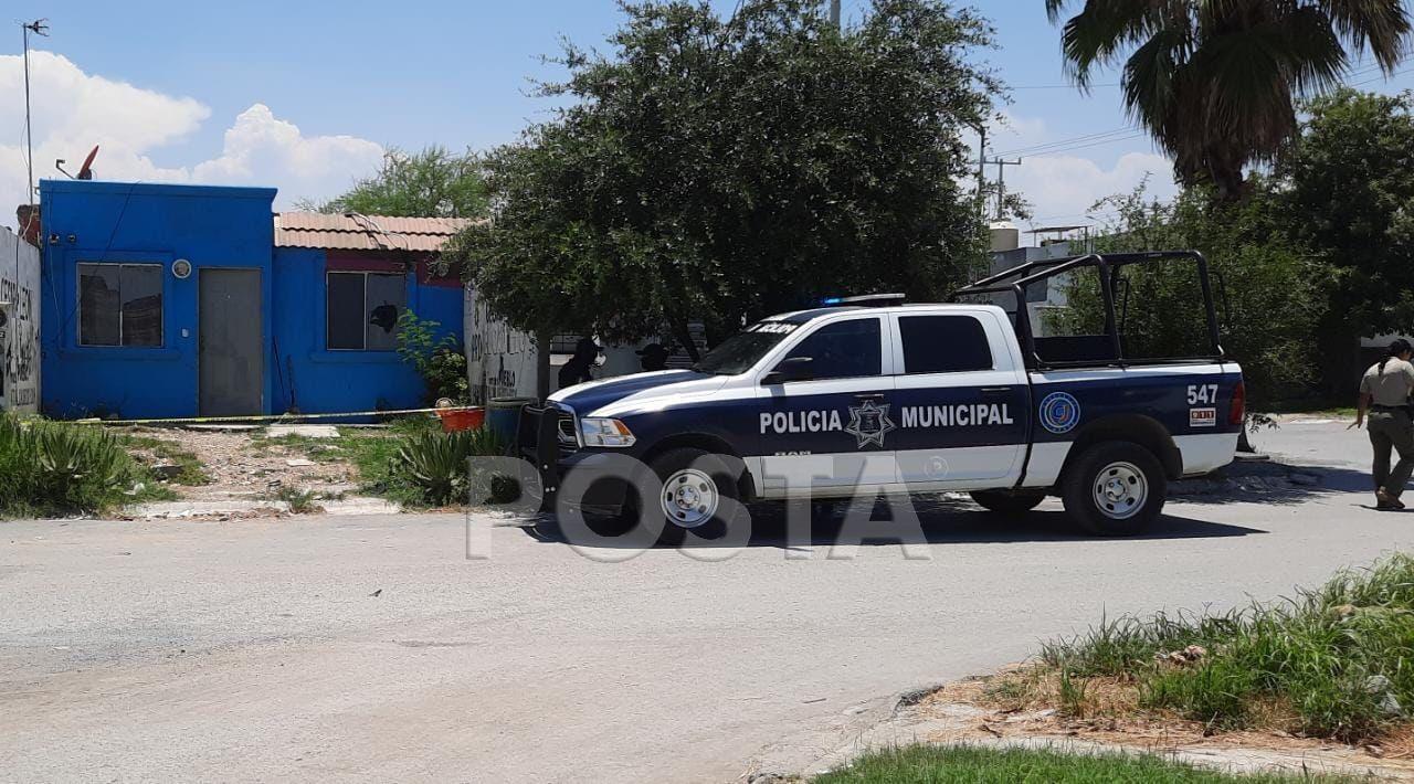 La zona fue asegurada por la policía de Cadereyta Jiménez, mientras agentes ministeriales iniciaban la investigación. Foto: Especial/ POSTAMX