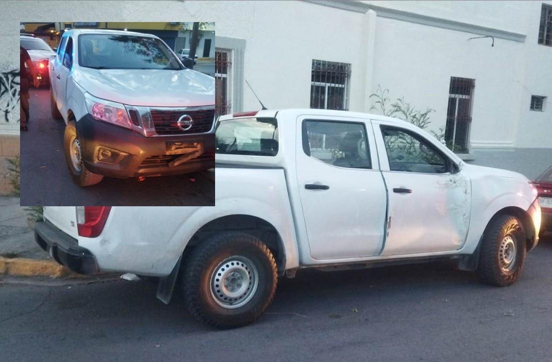 Una camioneta que horas antes había sido robada con lujo de violencia, en la colonia Hidalgo, fue recuperada por oficiales de la Policía de Investigación de Monterrey. Foto. Cortesía