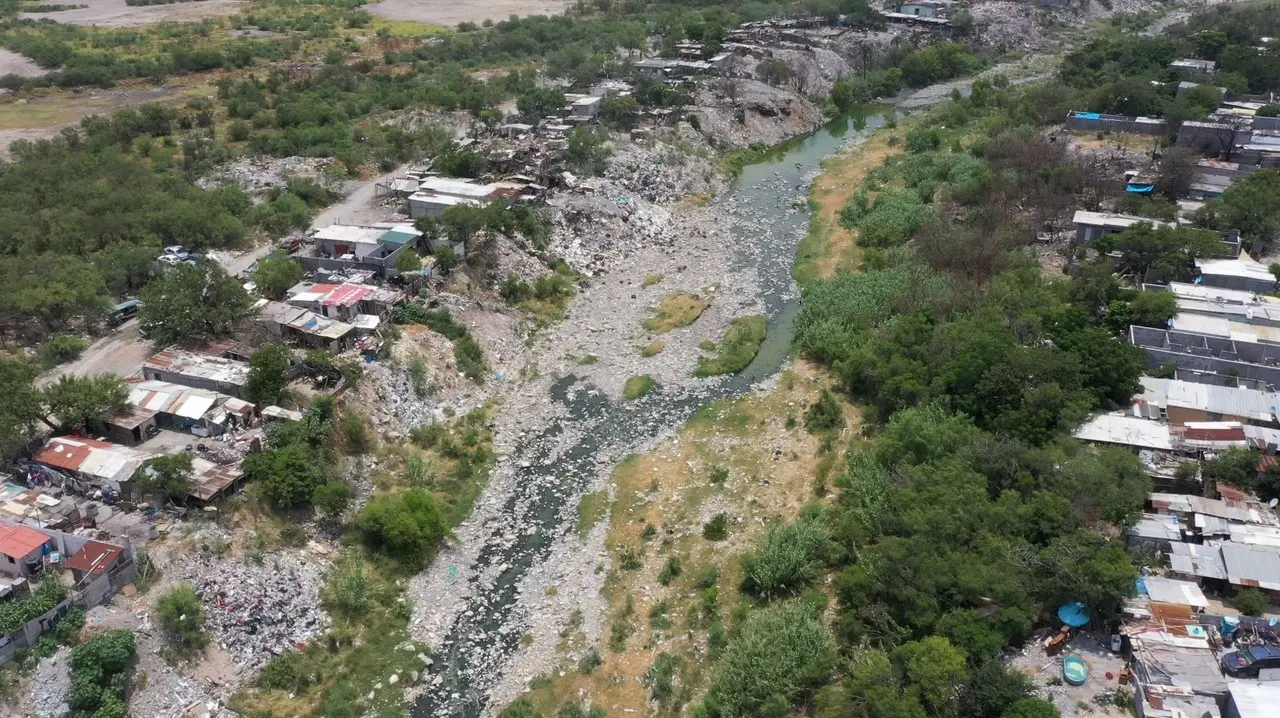 Los vecinos pidieron a la Secretaría de Medio Ambiente de Nuevo León que se limpie el espacio natural al asegurar que la comunidad se encuentra comprometida en conservar limpia la zona. Foto: Karla Omosigho.