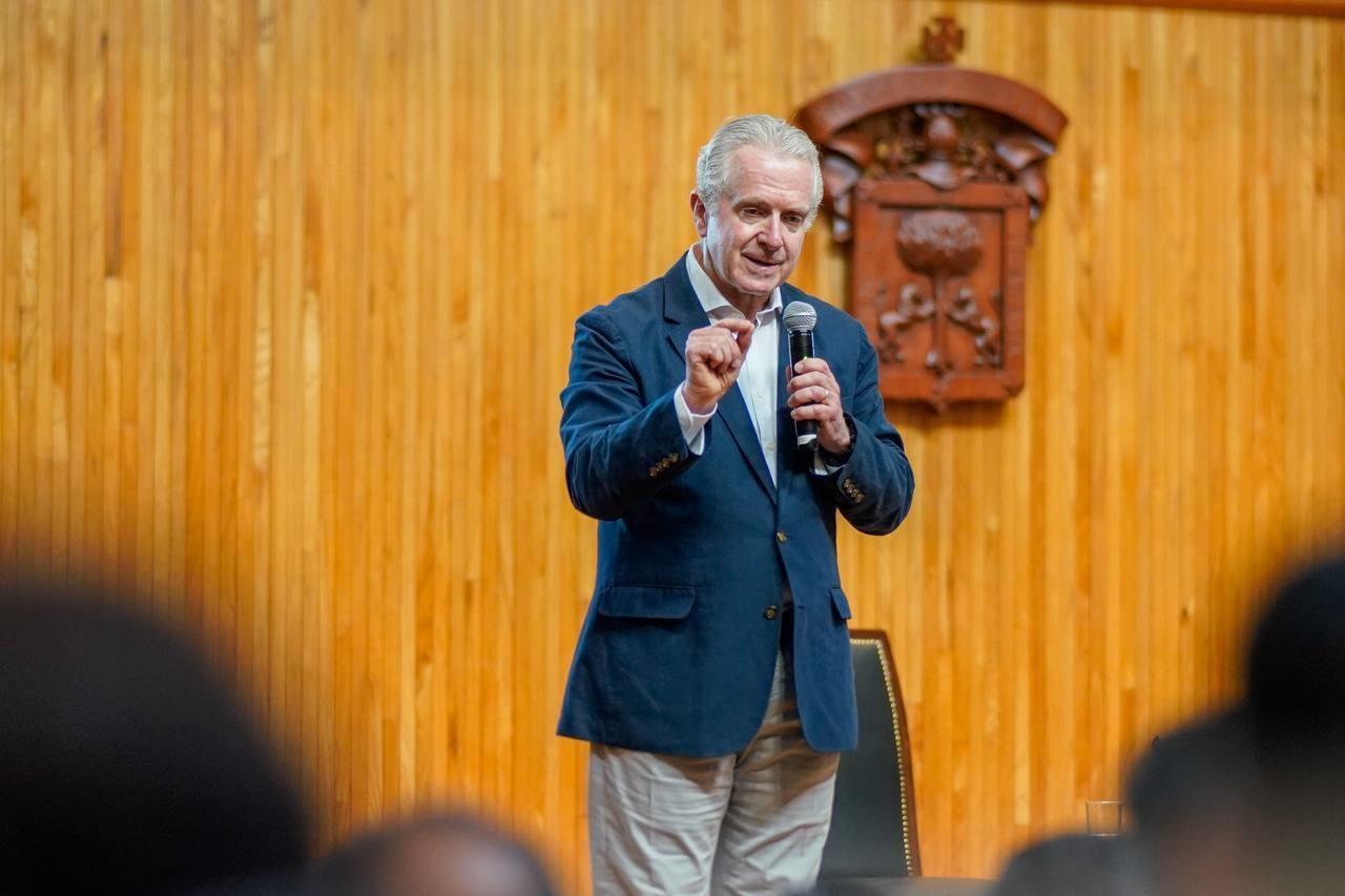 Creel admite error tras declararse víctima de discriminación inversa por AMLO. Foto: Santiago Creel