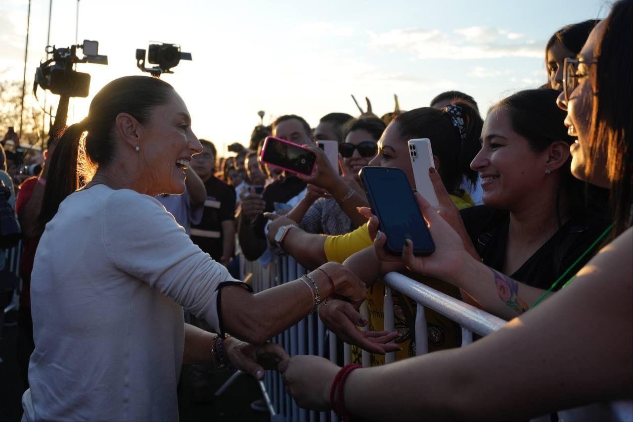 Claudia Sheinbaum visita Santa Catarina y destaca política para mujeres de CDMX