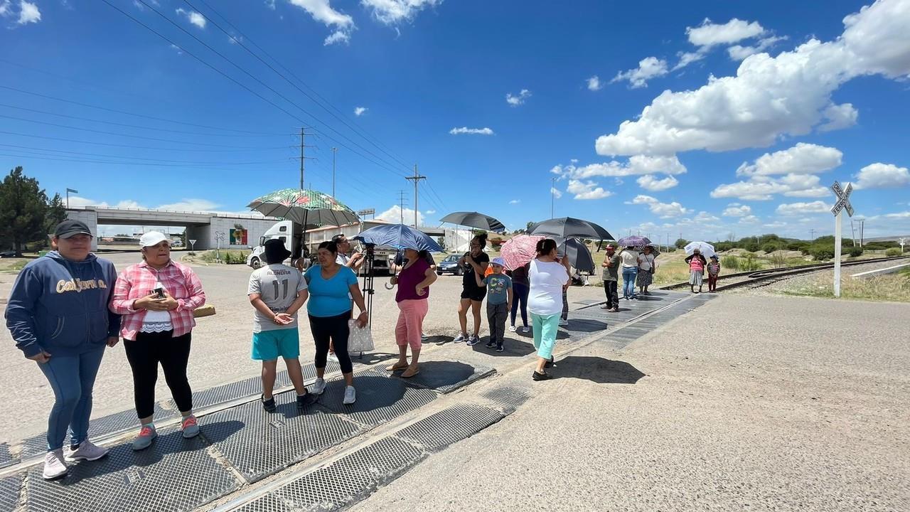 Son escuchados los habitantes del poblado 5 de mayo pues confirmaron la reparación de la carretera que conduce a Gámez Palacio. Foto: Aida Campos.