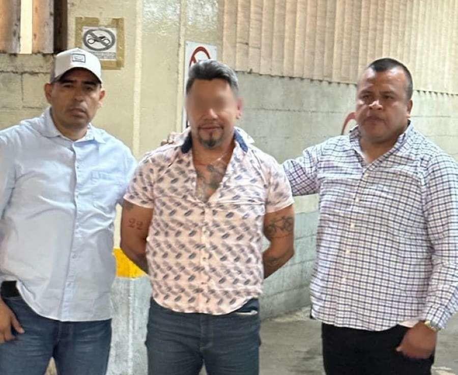 Es detenido Fernando Medina el agresor del joven Santiago quien fue golpeado brutalmente por este sujeto mientras trabajaba en el Subway. Foto. Fiscalía