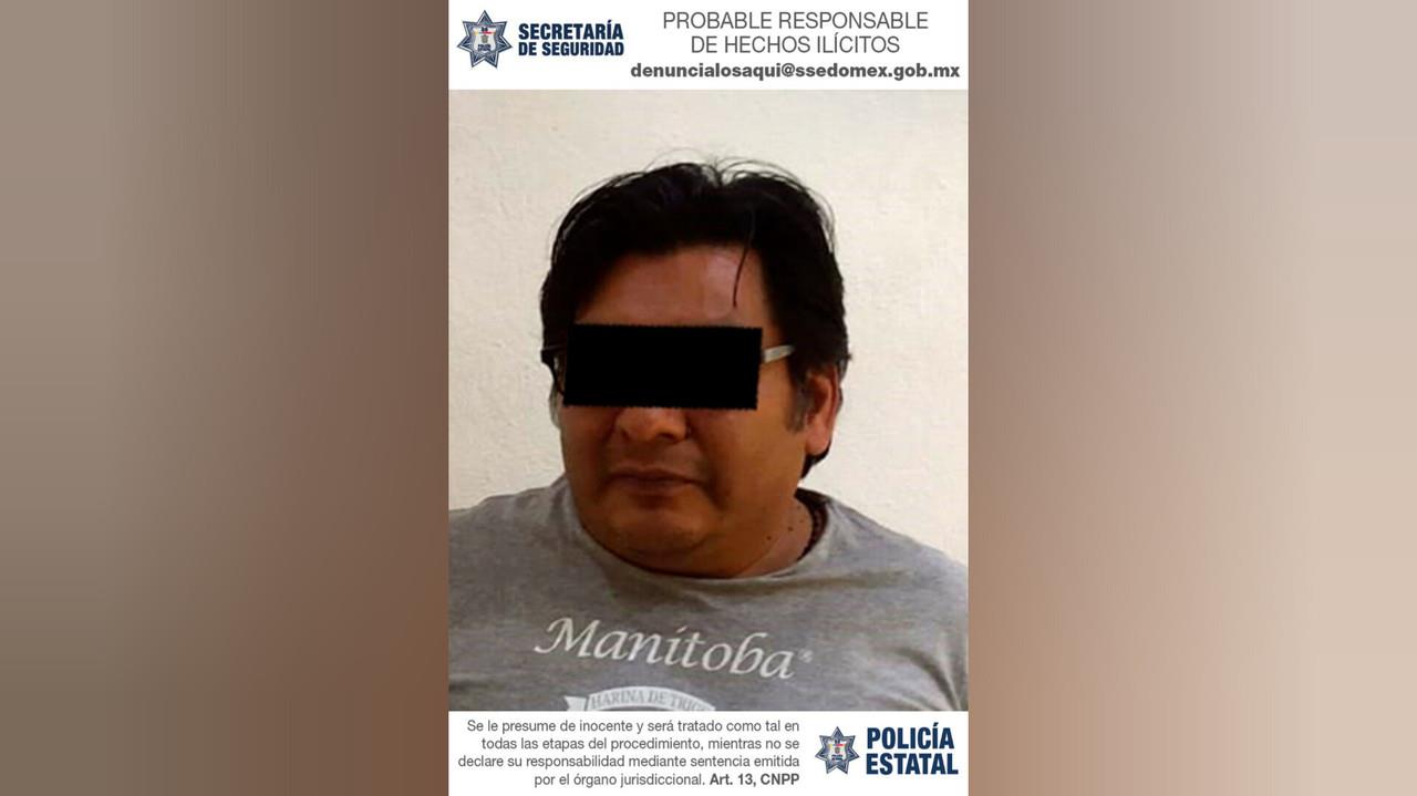 Ricardo “N”, de 54 años, fue detenido cuando intentaba extorsionar a dueño de un negocio en el centro de Temoaya, le cobraba 150 mil pesos por brindarle protección. Foto: Cortesía