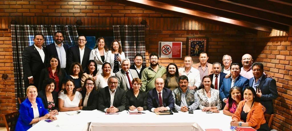 Reunión de Delfina Gómez con Grupo Parlamentario de Morena Edoméx.