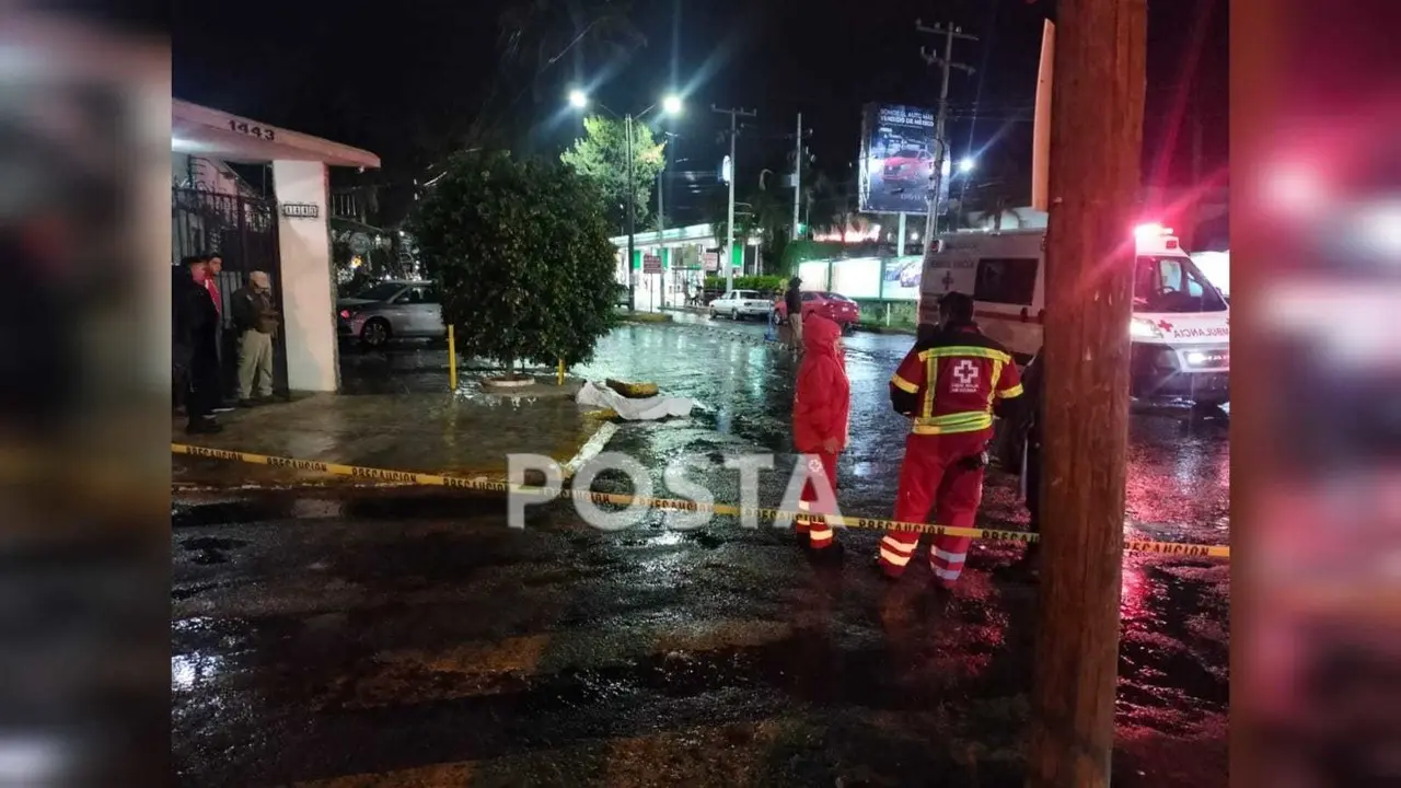 Falleció un adulto mayor frente a las instalaciones de la FECA luego de haber sufrido una caída. Foto: Especial/POSTAMX.