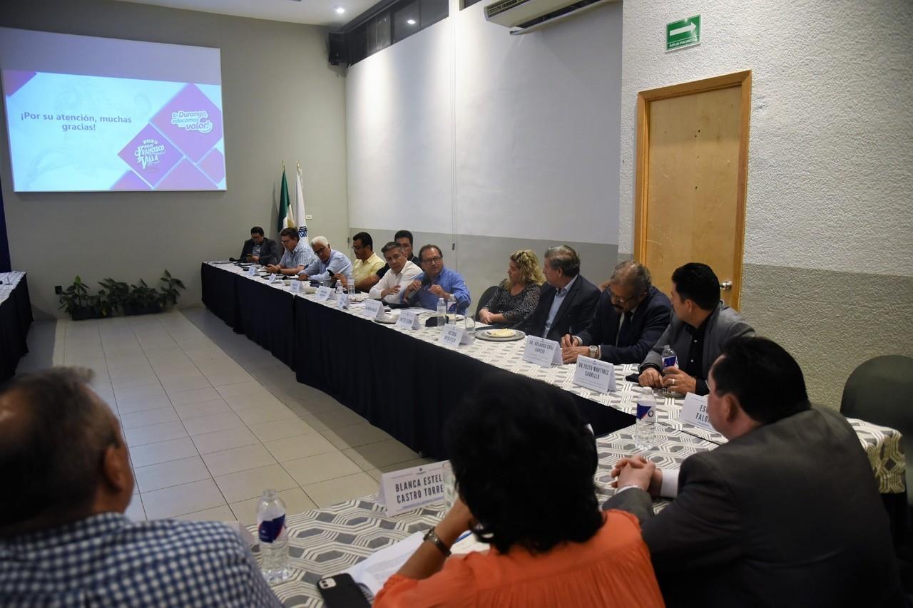 SEED se reúne con empresarios de Coparmex, expone proyecto educativo en donde expuso los puntos para mejorar la calidad de la educación. Foto: Cortesía