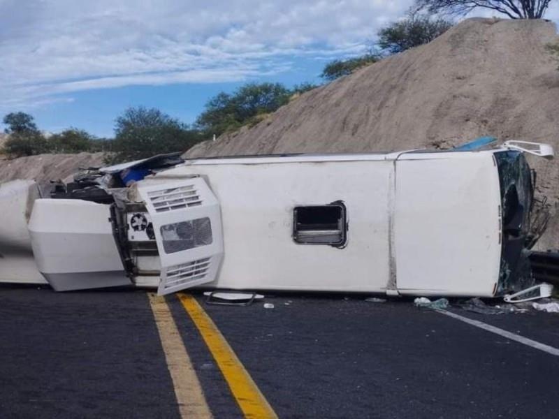 Entre los fallecidos se identificó al operador del autobús involucrado en fatídico acontecimiento. Foto: Especial.