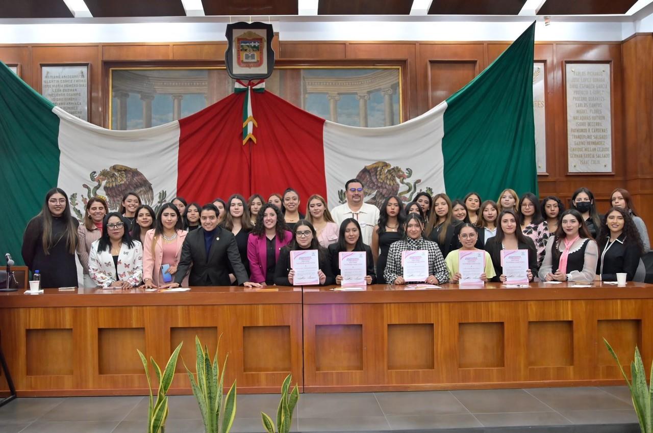 Rinde protesta 2a generación de afiliadas a esta organización que lucha por erradicar la violencia de género y el acoso. Crédito: Legismex.