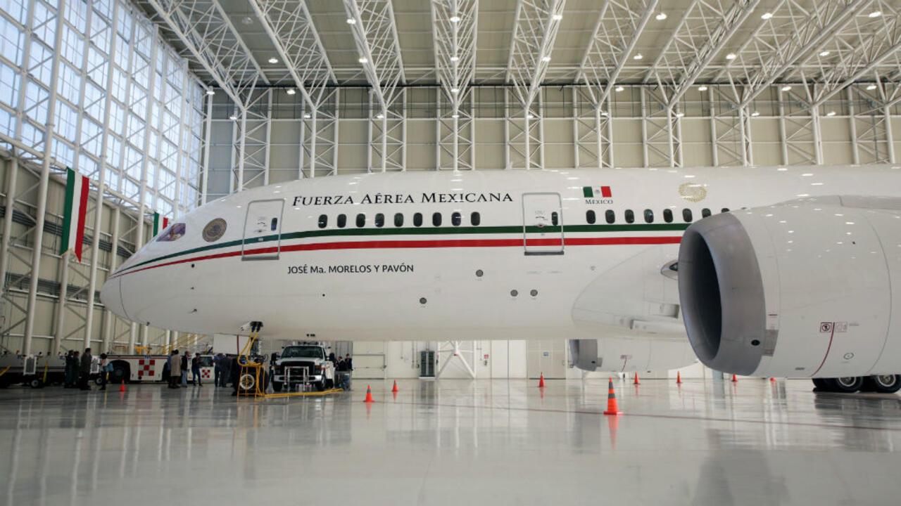 En su Quinto Informe de Gobierno, AMLO recordó la venta del avión presidencial, de igual manera la venta de 9 aeronaves más y 5 helicópteros para uso Ejecutivo.  Foto: France 24