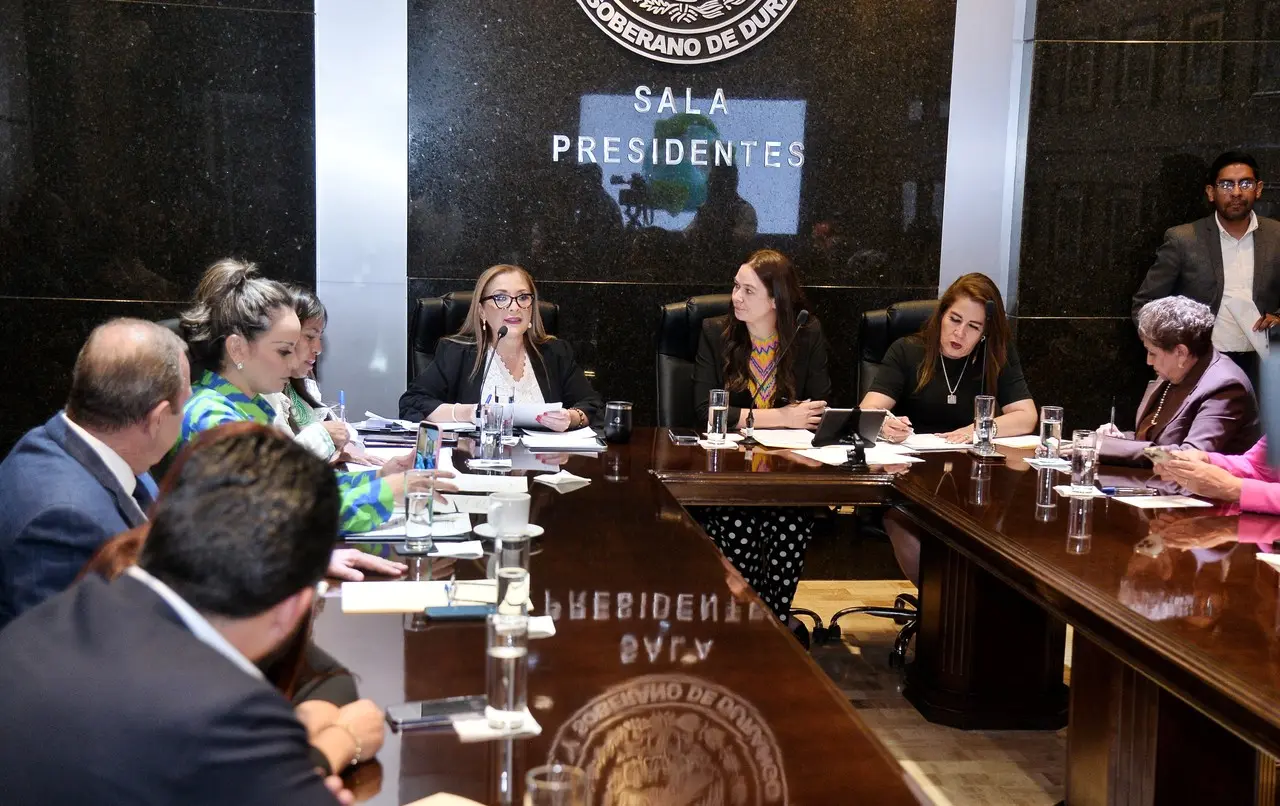 La titular de la Secretaría de Recursos Naturales y Medio Ambiente (SRNMA), Claudia Hernández Espino, destacó las acciones durante el primer año en materia ambiental. Foto: Cortesía.