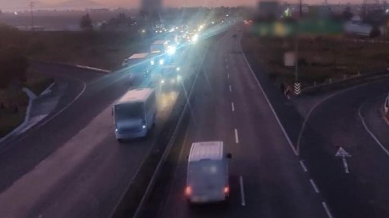 Aunque el bloque fue retirado, el colapso vial duró varias horas porque las filas de vehículos que quedaron varados alcanzó hasta 15 kilómetros. Foto: Guardia Nacional división Carreteras