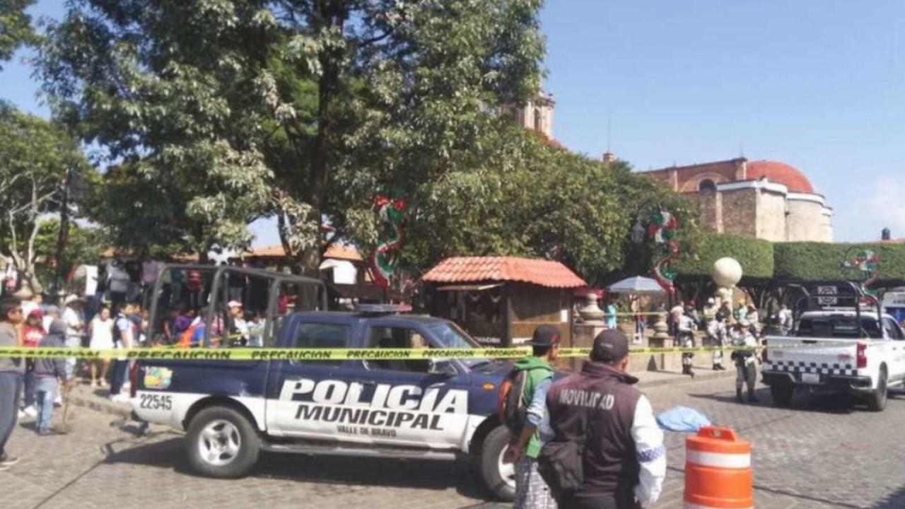 Una patrulla de la Guardia Nacional atropelló a una mujer y murió, cuando intentaba cruzar una calle en el centro de Valle de Bravo, la mañana del 23 de septiembre. Foto: Policía de Valle de Bravo