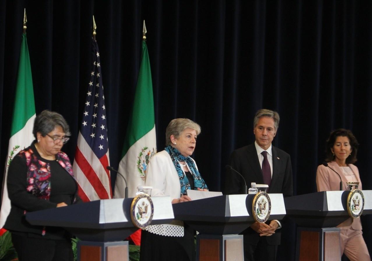 Antony Blinken, secretario de Estado de Estados Unidos, aseguró que reducir la violencia de los cárteles y frenar el tráfico de fentanilo es una responsabilidad compartida en ambos países. Foto: X @r_velascoa.