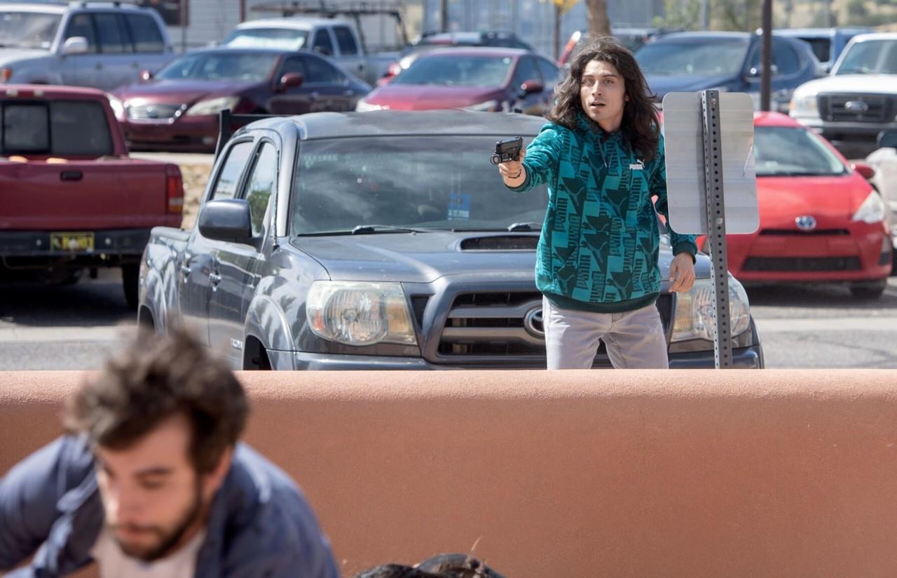 En las imágenes se ve a un hombre armado disparando a la persona con la que estaba peleando. Foto: AP.