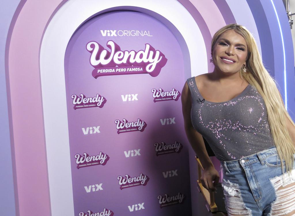 La influencer y cantante mexicana Wendy Guevara posa para un retrato para promover su reality Wendy, perdida pero famosa en la Ciudad de México el miércoles 4 de octubre de 2023. (Foto AP Photo/Berenice Bautista)