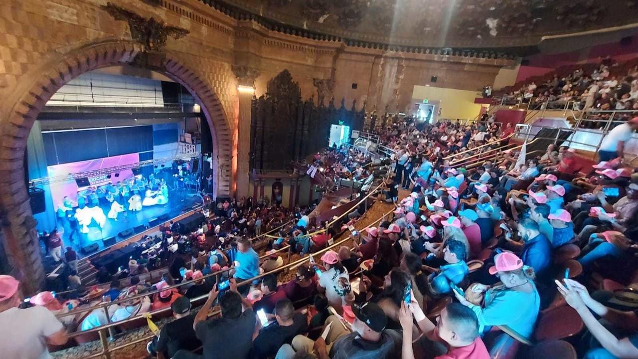 Luchamos para que los mexicanos y mexicanas en los Estados Unidos también tengan todos los derechos, dijo Claudia Sheinbaum en Los Ángeles. Foto: Pablo González y José Negrete