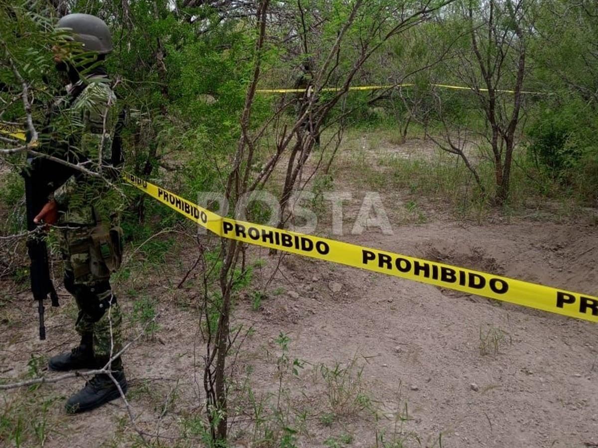 Autoridades estatales y federales encontraron los restos de una persona en estado de descomposición en una fosa en el municipio de Agualeguas, Nuevo León. Foto: Raymundo Elizalde