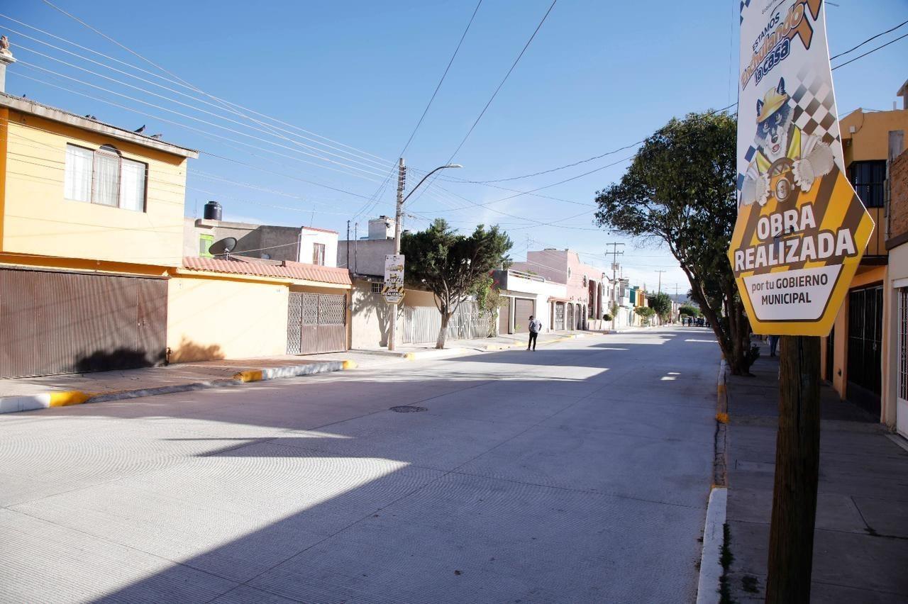 El municipio tiene como meta pavimentar mil metros cuadrados en toda la ciudad. Foto: Cortesía.